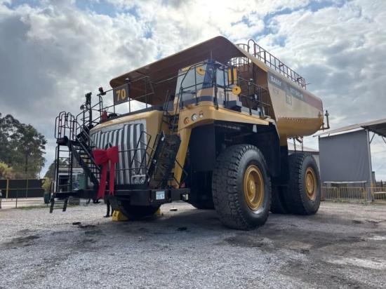 三一首批136吨混合动力矿用洒水车正式投运巴西淡水河谷矿区