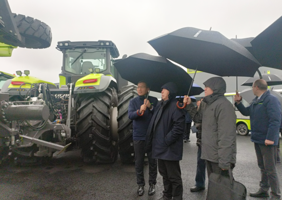 国际领先！<em>中联重科</em>超大马力智能混合动力拖拉机通过权威鉴定