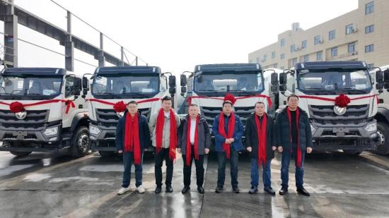 福田雷萨<em>新能源</em>搅拌车圆满交付