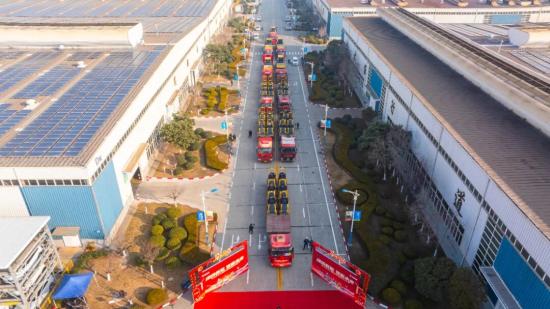 马到成功！徐工道路机械批量交付客户！