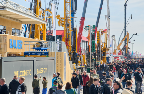 三重动力叠加，中国挖掘机在德国卖爆了！