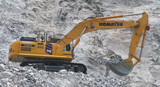 双赢的底色 | 小松PC395LC-11M0与广西矿山的并肩注脚
