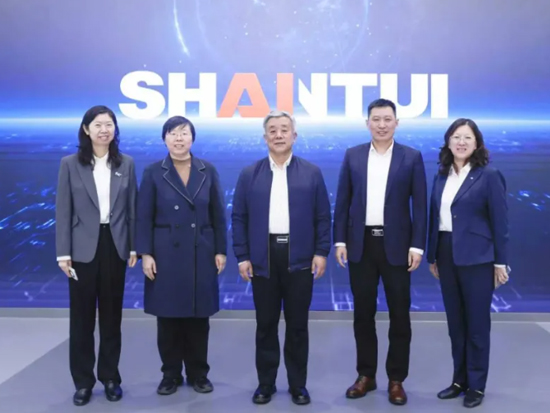 中国工程机械工业协会副秘书长吕莹到访山推股份
