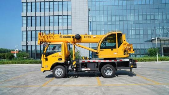 老旧小区可上楼，狭窄小巷轻松走，园林规划稳身手——徐工XCT5L6多场景吊装样样牛