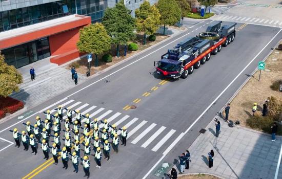 吊装圈的徐工定制“尊贵紫”！Let’s Go→