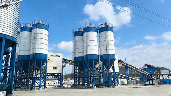 山推建友混凝土搅拌站应用三峡水运新通道项目道路建设