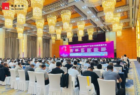 智能领航●绿色发展|德基机械亮相第四届中关村中科公路养护产业技术创新联盟年会