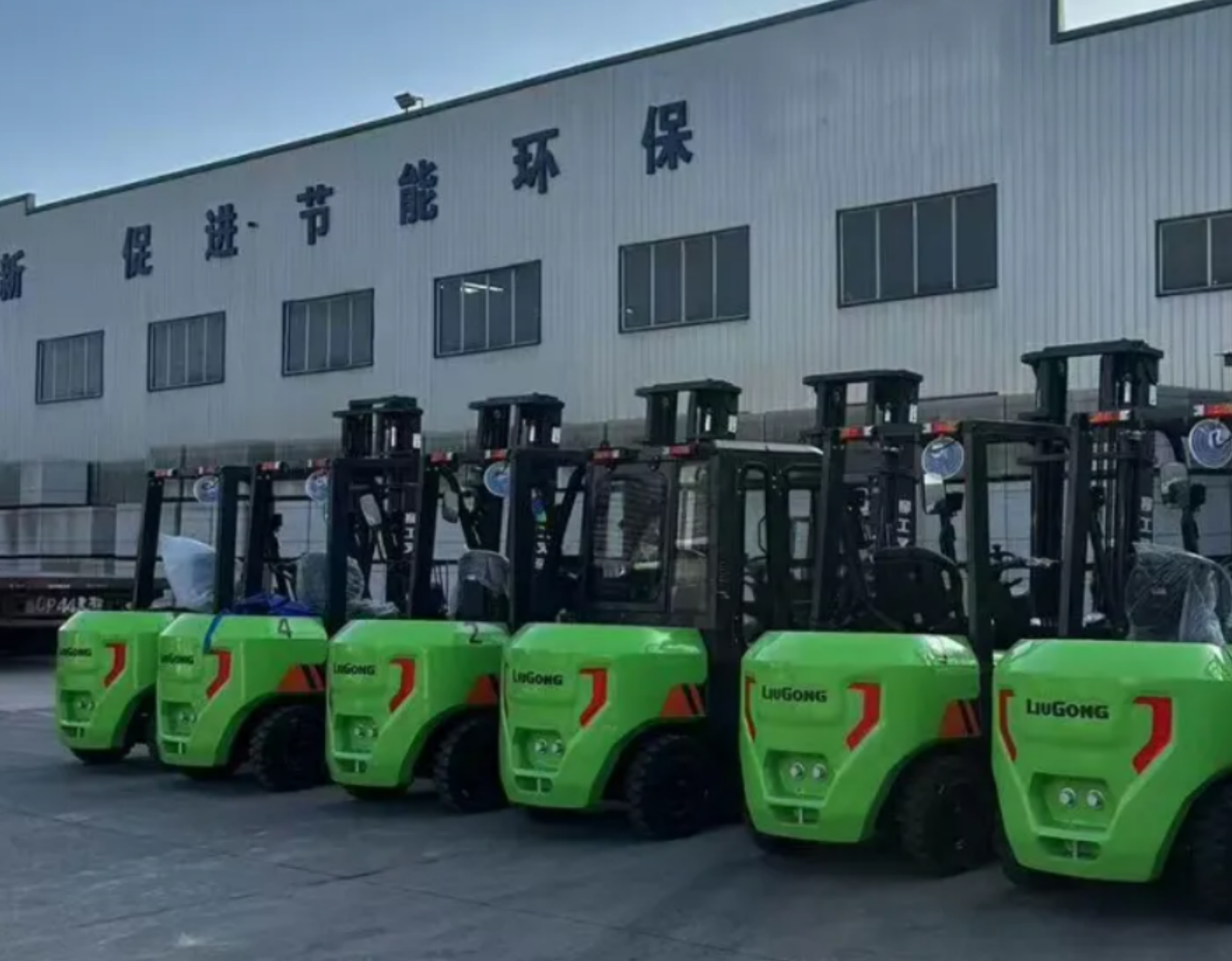 新高！新高！还是新高！三月份<em>叉车</em>销量叒爆了！