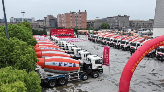 砼运王者 绿动杭城|豪沃TX新能源搅拌车100台战略签约暨首批30台盛大交付！