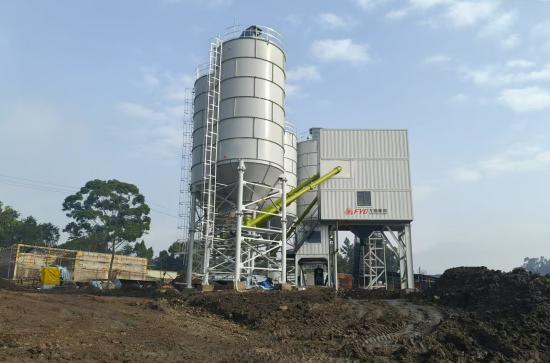 方圓HZS180型混凝土攪拌站賦能赤壁基建