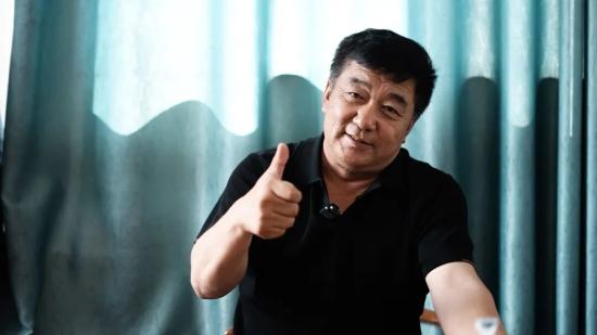 万小时验真理！大柳塔用户三复购英轩混动装载机
