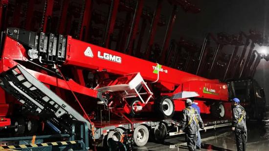 58米电动臂车海外交付，临工重机高米数赛道按下“加速键”