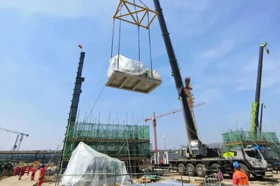 极光绿助力石化建设！中联重科装备圆满完成吉林石化EVA装置首台动设备吊装