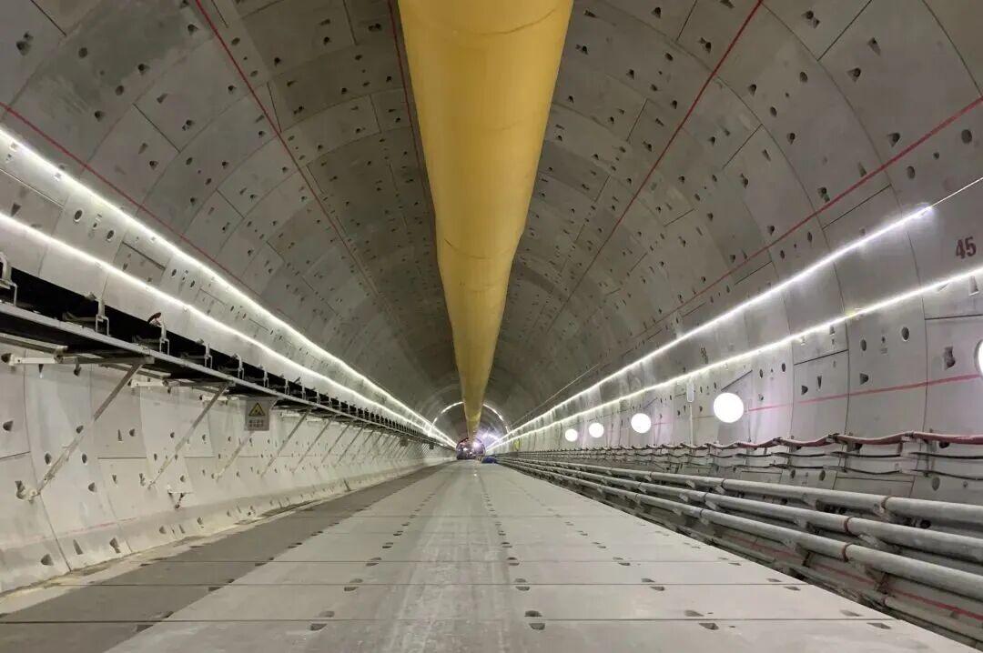 超大直径双模盾构机 “龙岗 3 号” 顺利下穿深圳布吉河