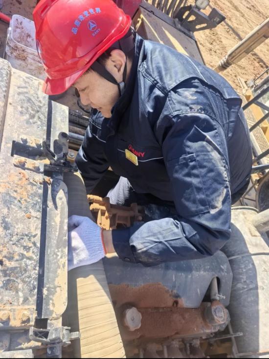 寒天抢修守工期，匠心服务使命必达丨三一桩工服务工程师石程