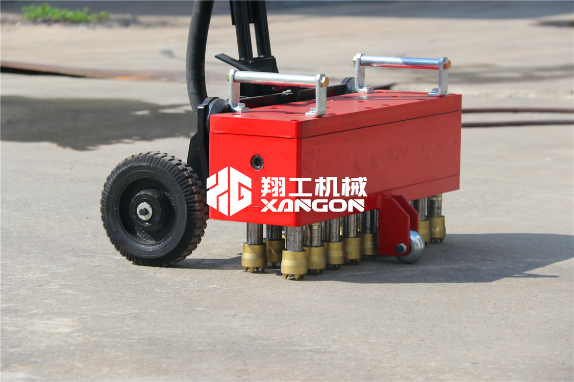 山东翔工混凝土地面凿毛机厂家现货地面桥面涵洞凿毛机